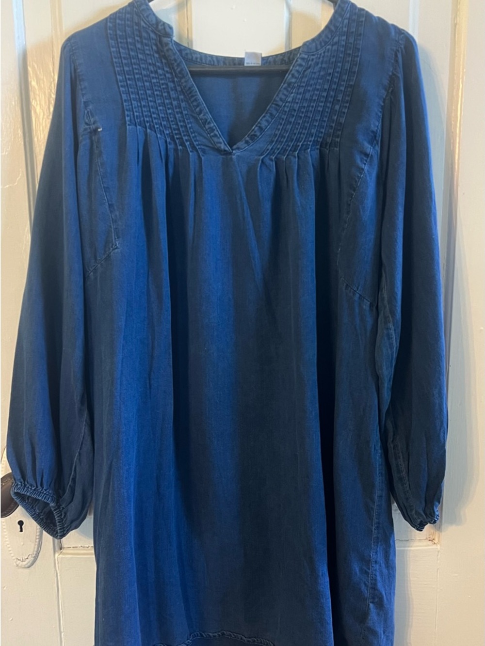 Old Navy Navy Pintuck V-Neck Dress